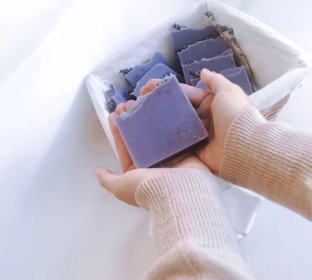 Our most loved (and purchased) handmade soap is definitely this lavender beauty. Not only because of its bright color and heavenly organic lavender scent, but also because of how good on the skin it is.
We designed this soap recipe taking into consideration dry skin (having such ourselves thanks to over-sanitizing 😅🤷‍♀️) and added a bit of extra base oils that nourish and soothe the skin even further. 
Find more about the ingredients and the handmade soaps we make on our website www.soapmate.eu 😌
Did you know we grow our own lavender to use in soap and as a decoration in the gift packages? Seeing it growing again this year makes us excited to re-create this gorgeous handmade soap in yet another batch!
A few bars are left from the last one - you can still buy them at a reduced price until June by following the link in bio 💜